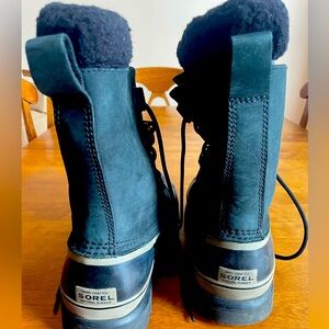 SOREL Caribou boots in new condition - get these in time for the season